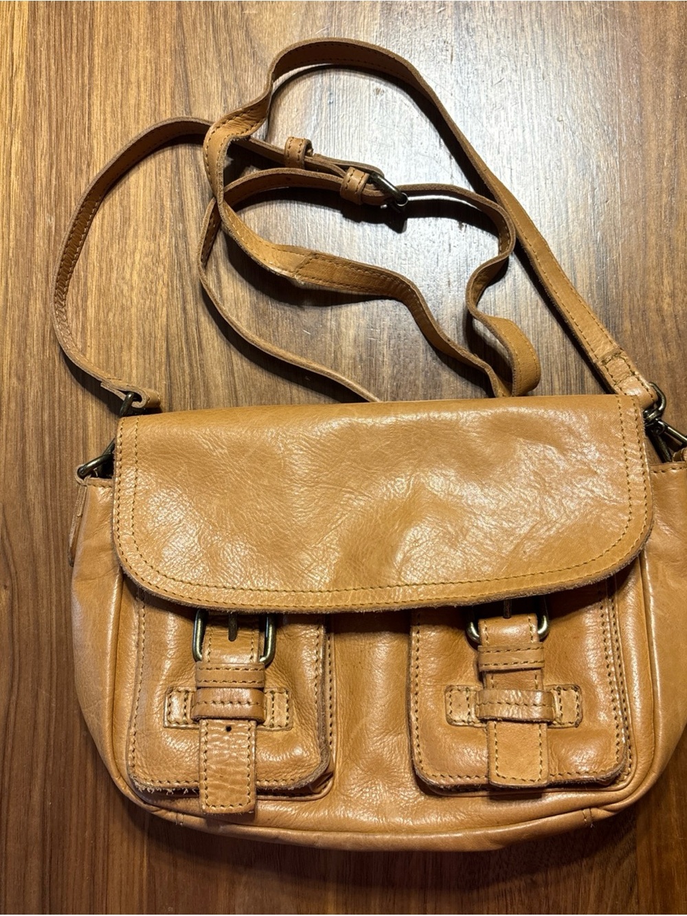Classic Tan Leather Crossbody Shoulder Bag